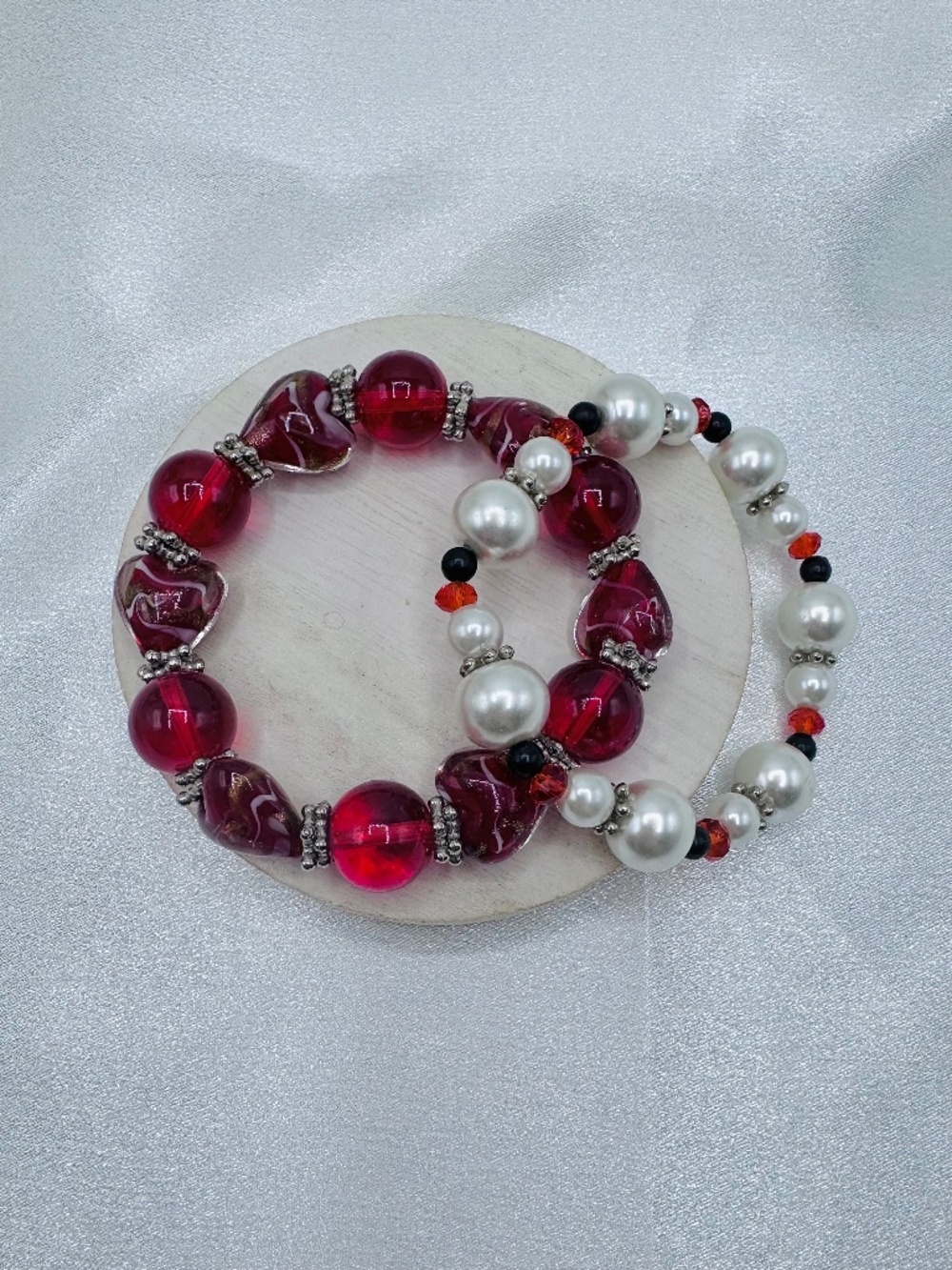 Red & Pearl Stretch Bracelet Set – Heart Glass Beads & Faux Pearls